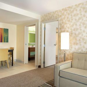 One-Bedroom King Suite Non-Smoking
